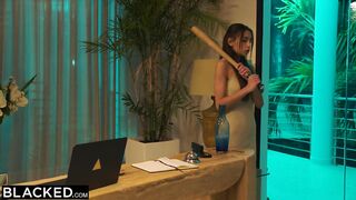 BLACKED BBC-Curious hotel clerk Vanessa seduces guest