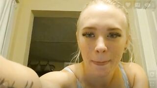 Buffblondie Teenage Muscular Girl Flex And Kiss Her Biceps