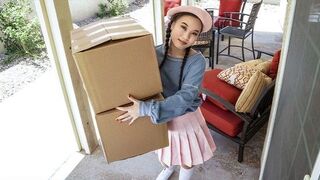 ExxxtraSmall - Kimmy Kim - Petite Neighbor Makes It Fit