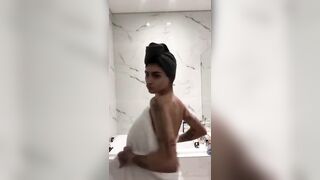 Mia Khalifa Nude Lingerie Try-On OnlyFans Video Leaked