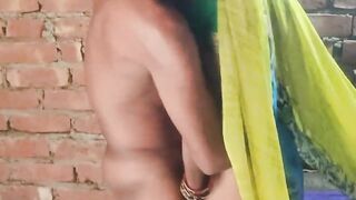 Bhabhi ke kamre me jakar sex kiya