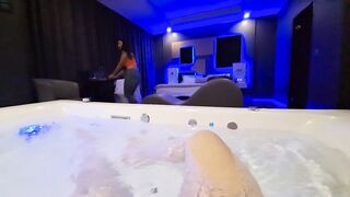 Motel Maid Fucks on the Jacuzzi for 20 Bucks - Miss Squirting