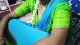 Beautyful green dress aunty cleaning in the hair beautyful pussy with boyfriend