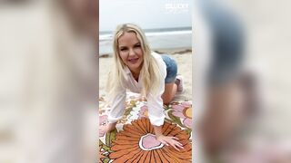 Slimthick Vic - Beautiful Blonde California Beach Babe