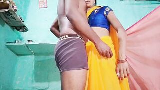 Bhabhi ji Saadi badal rahi thi devar ne dekh liya or chudai kar diya devar bhabhi ki Desi chudai video with YourPayal