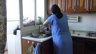 Pregnant Egyptian Wife Gets Creampied While Doing The Dishes