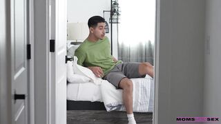 MomsTeachSex – Kelly Caprice And Natalie Brooks – Pussy For Dessert