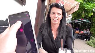 CzechStreets – Rychly Prachy – Dominika E129 (Milf Walking On Public With Vibrator)